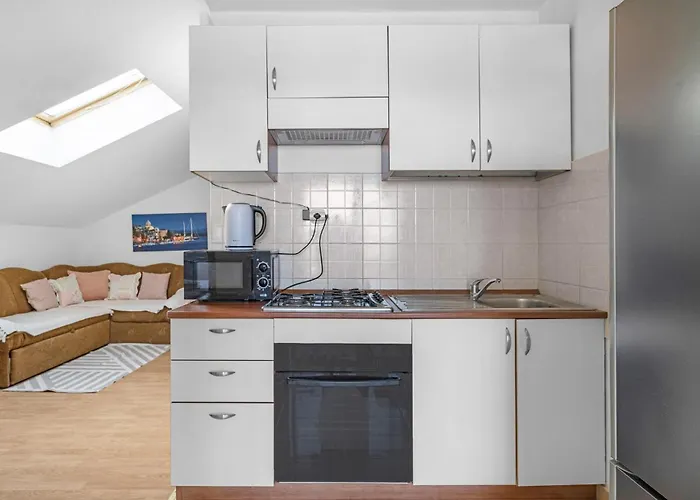 Stunning In ברודאריצה